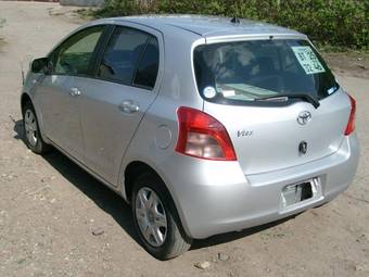 2005 Toyota Vitz Pictures