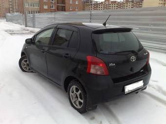 2005 Toyota Vitz Images