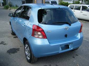 2005 Toyota Vitz Photos