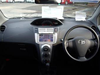 2006 Toyota Vitz Photos