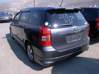 2003 Toyota Wish Pictures