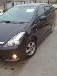 2003 Toyota Wish Photos