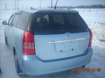 2003 Toyota Wish Images