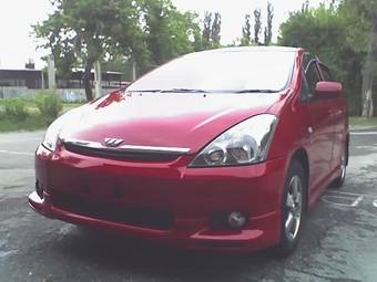 2003 Toyota Wish Photos