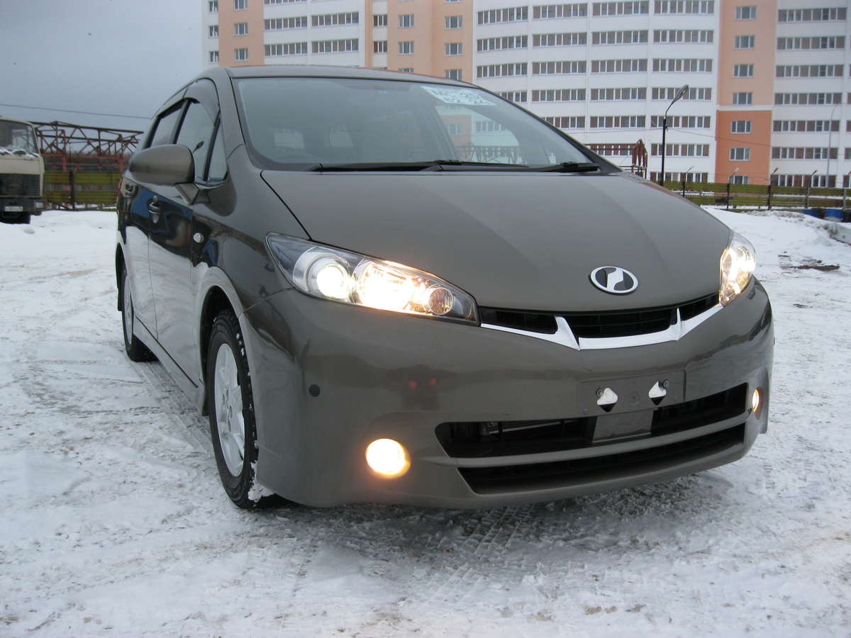 Toyota wish 2010 характеристики