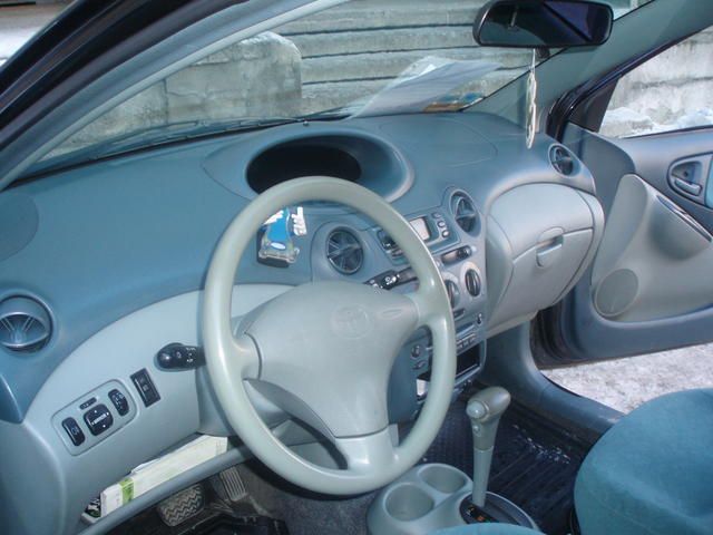 2000 Toyota Yaris