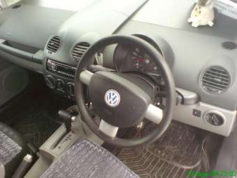 2002 Volkswagen New Beetle Pictures