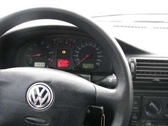 2000 Volkswagen Passat Images