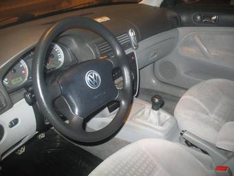 2002 Volkswagen Passat Pictures