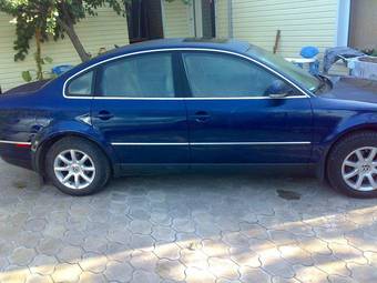 2004 Volkswagen Passat Images