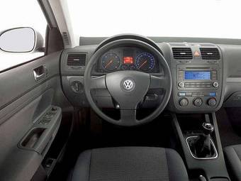 2009 Volkswagen Passat Photos