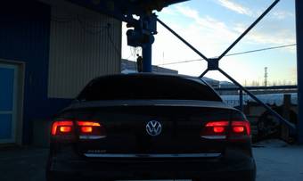 2011 Volkswagen Passat Pictures