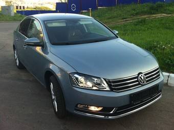 2011 Volkswagen Passat Pictures