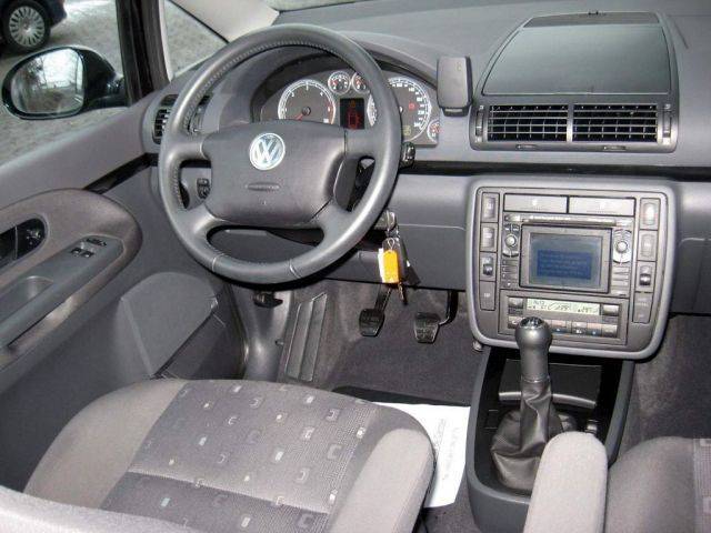 VW Sharan 2009 салон