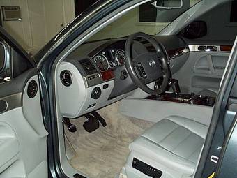 2005 Volkswagen Touareg Photos
